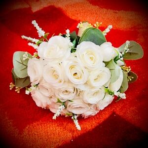 Stunning Bridal Bouquet 🌿 White Faux Roses – Natural Look. Approx. 8" Wide.